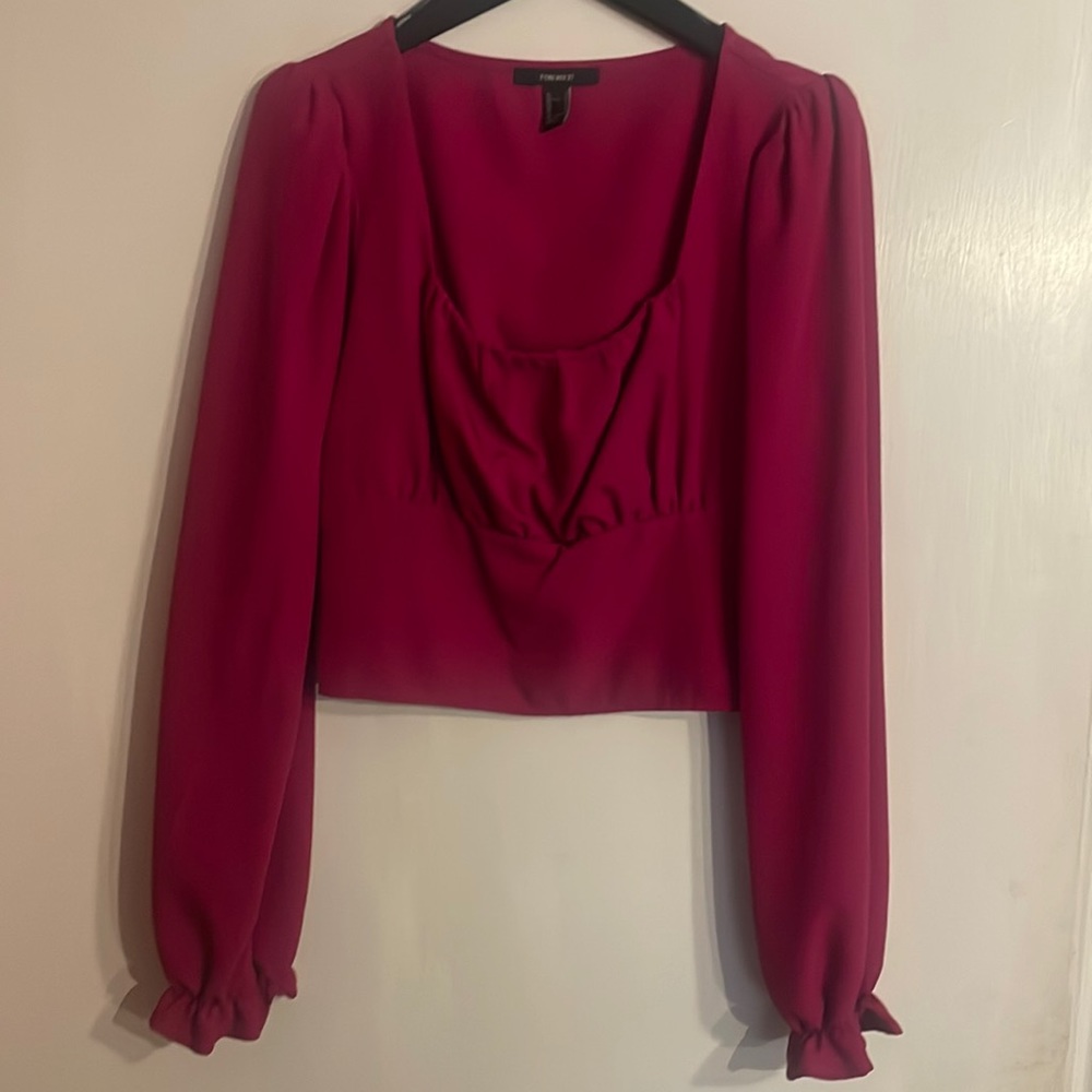 Fuchsia long sleeve pilgrim crop top.